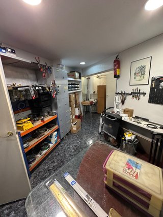Local tienda con dos alturas en Barcelona