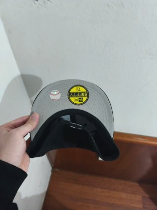 Gorra New Era NY con parches