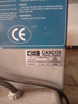 Elevador marca CASCOS de 4 columnas y 4000 kg