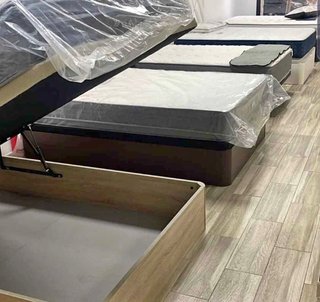 Pacchetto materasso e contenitore nuovo