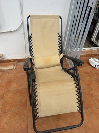 Silla hamaca plegable beige y negra