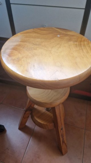 Taburete de madera