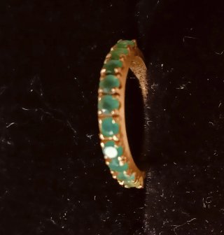 Anillo oro y esmeraldas