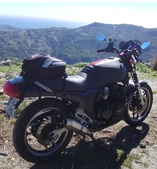 Moto Yamaha XJ 600 Naked 72 CV