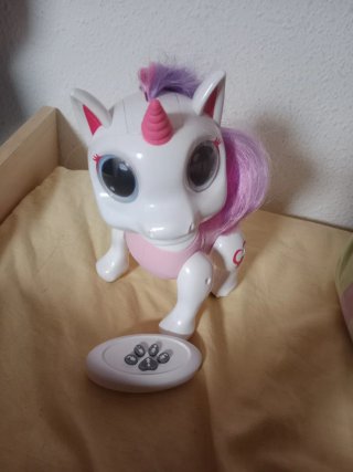 Unicornio Interactivo Pequeños Amigos RC