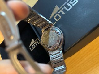 Reloj Lotus Dorado y Plateado