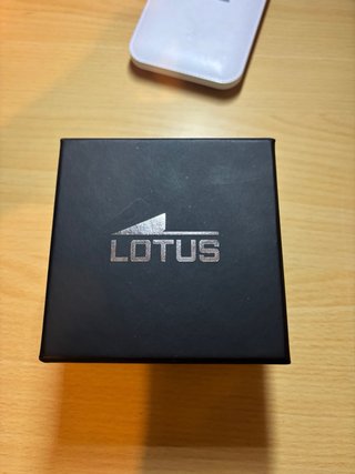 Reloj Lotus Dorado y Plateado