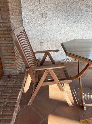 Mesa y 3 sillones