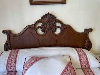Dormitorio completo clásico madera maciza