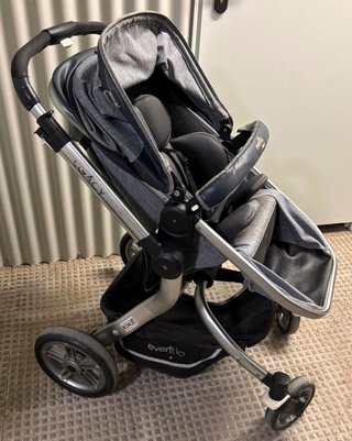 Silla de coche, carrito y mecedora de bebé