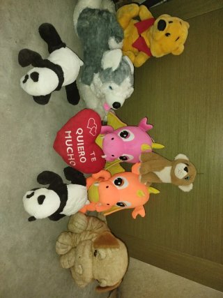 Lote de peluches variados