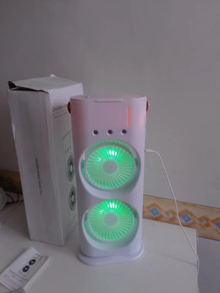 Ventilatore con vaporizzatore e luci LED