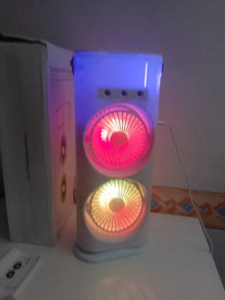 Ventilatore con vaporizzatore e luci LED