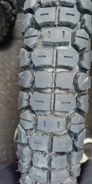 Juego Cubiertas Helios 120/100 R18 y 80/100 R21