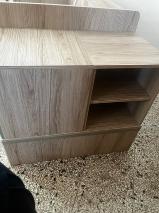 Cuna convertible en habitación infantil