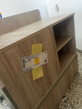 Cuna convertible en habitación infantil
