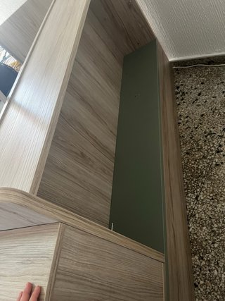 Cuna convertible en habitación infantil