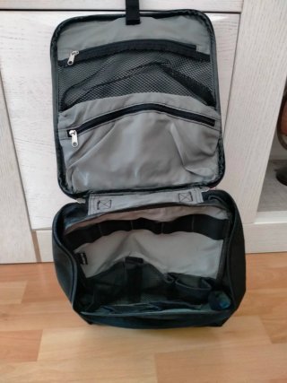 Neceser Viaje Billabong Negro con Ribete Rojo