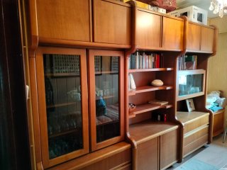 Mueble de salón madera y cristal