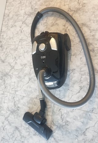Aspirador AEG Preto