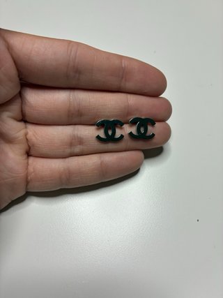 Pendientes Chanel CC Plateados
