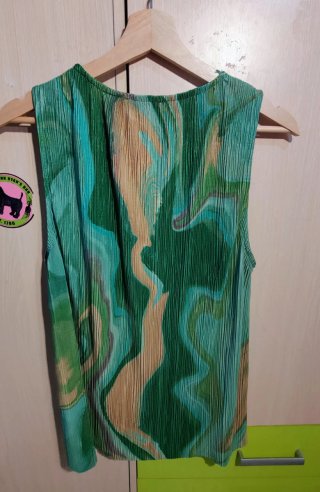 Blusa Pull&Bear sin mangas verde talla L