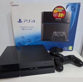 PS4 1TB Ultimate Player + 2 Mandos