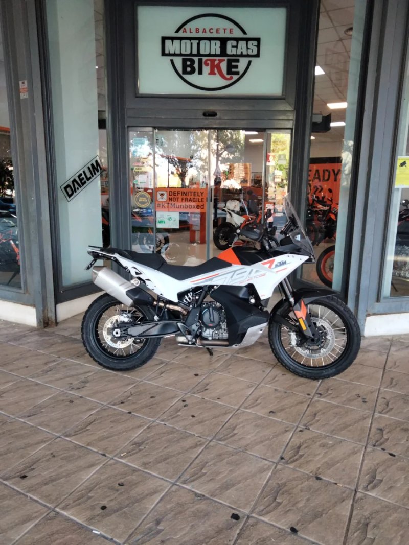 KTM 790 Adventure Naranja y Blanca