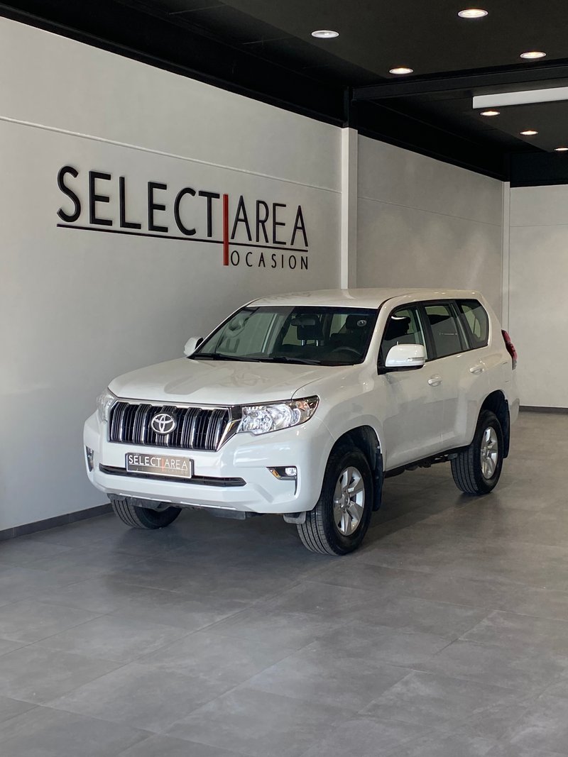 Toyota Land Cruiser 2.8 D4D GX 7 Plazas - 2022 - foto 1