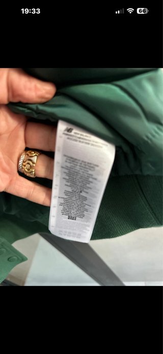 Cazadora Bomber New Balance verde