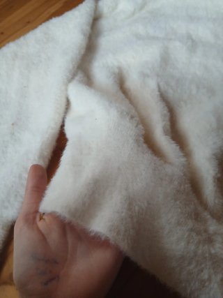 Jersey blanco con texrura de pelo