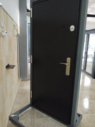 Puerta Acorazada Moderna.  Serie Omega.  5 puntos.