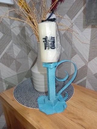 Candelabro antico in ferro con candela in regalo
