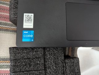 Portátil Lenovo V15 i3 8GB / 256GB SSD