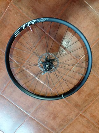 Rueda delantera 27.5 Enduro ETRTO tubbeless