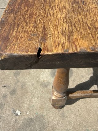 Mesa antigua madera y metal pata torneada
