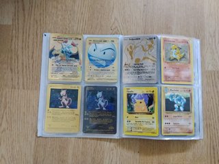 Álbum Pokémon con cartas. Precio negociable.