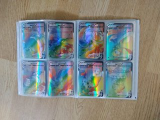 Álbum Pokémon con cartas. Precio negociable.