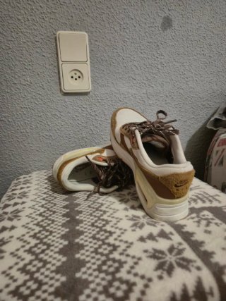 Nike Air Max Marrones y Blancas