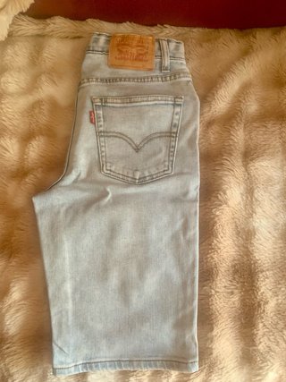 Vaqueros Levis Cortos