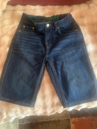Vaqueros Levis Cortos