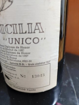 Botella vacía Vega Sicilia Único 1973