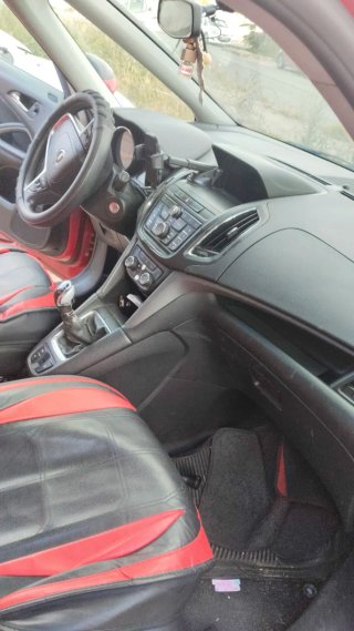 Opel Zafira Tourer 2016