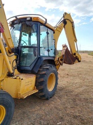 Retroexcavadora Mixta John Deere 410E