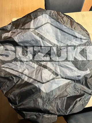 Funda de rueda de repuesto Suzuki