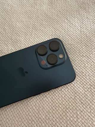 iPhone 15 Pro Negro/Azul Marino