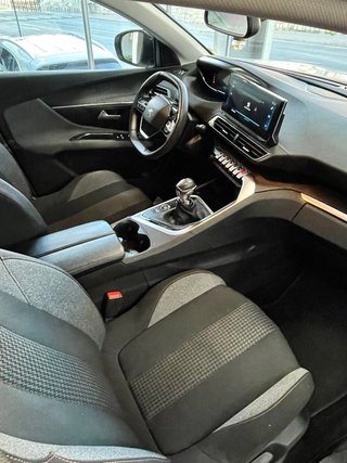 Peugeot 3008 2022