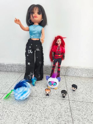 Bambole Nenuco e Barbie in vendita con accessori