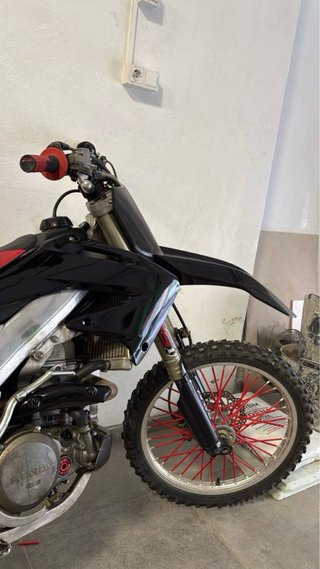 Honda CRF450 Motocross Negra y Roja