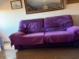Conjunto de sofás y sillón morado